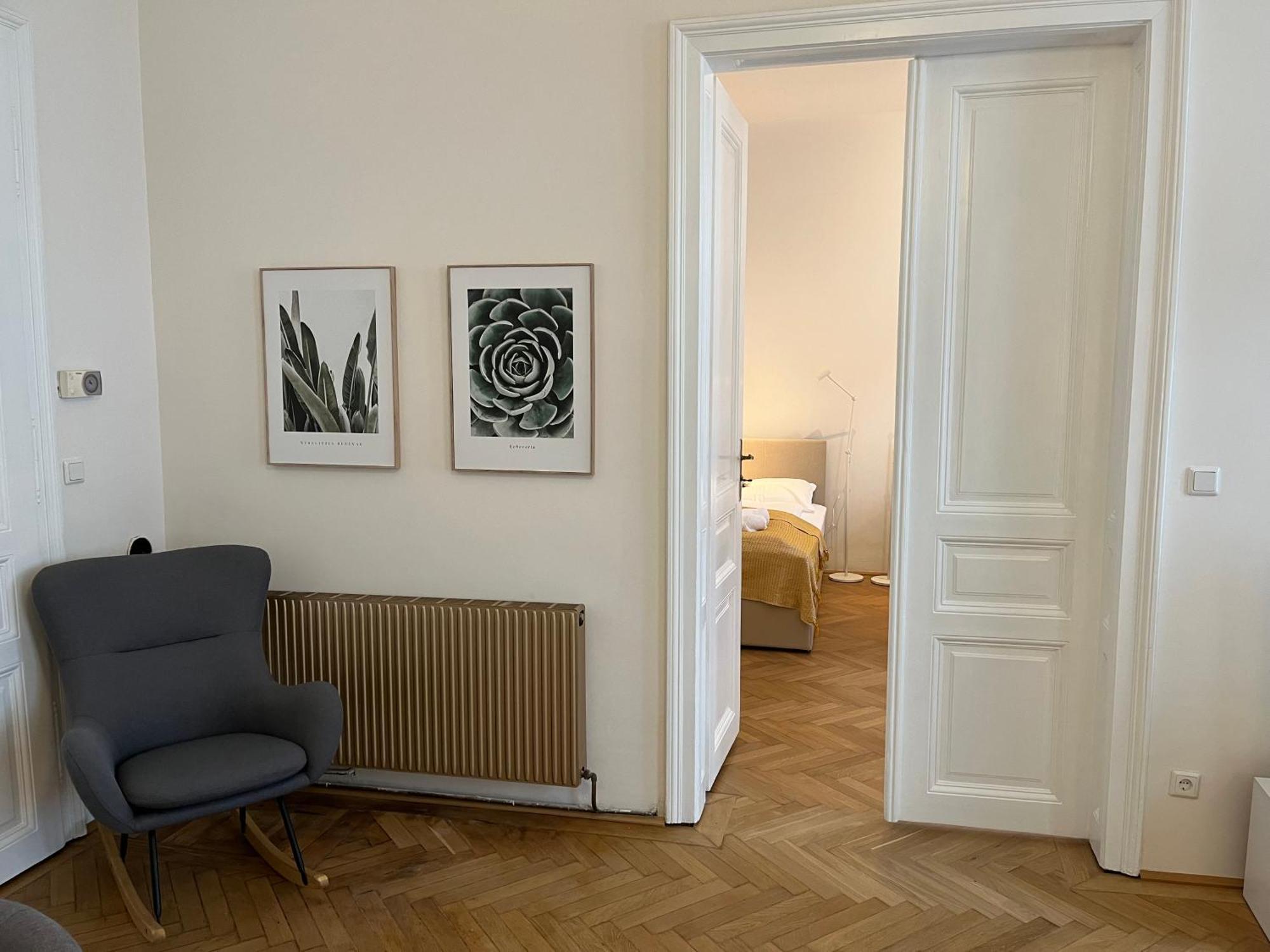 Grosszuegiger Wiener Altbau Gleich Neben Schoenbrunn Viena Exterior foto